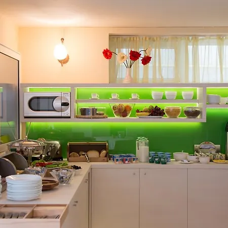 Гостьовий будинок Casa Boca- Free Parking 4*